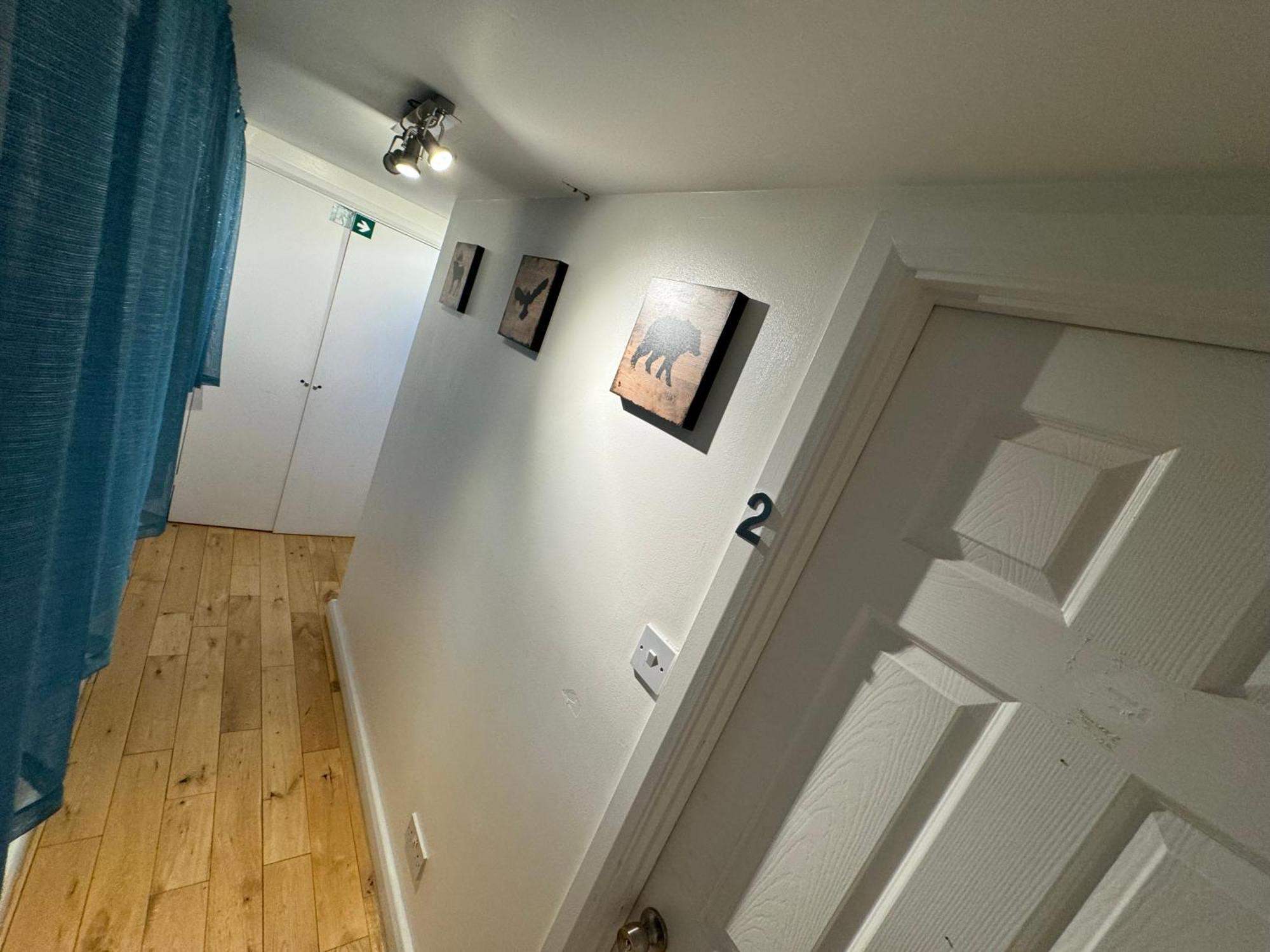 Cozy Rooms Near Central Лондон Екстериор снимка