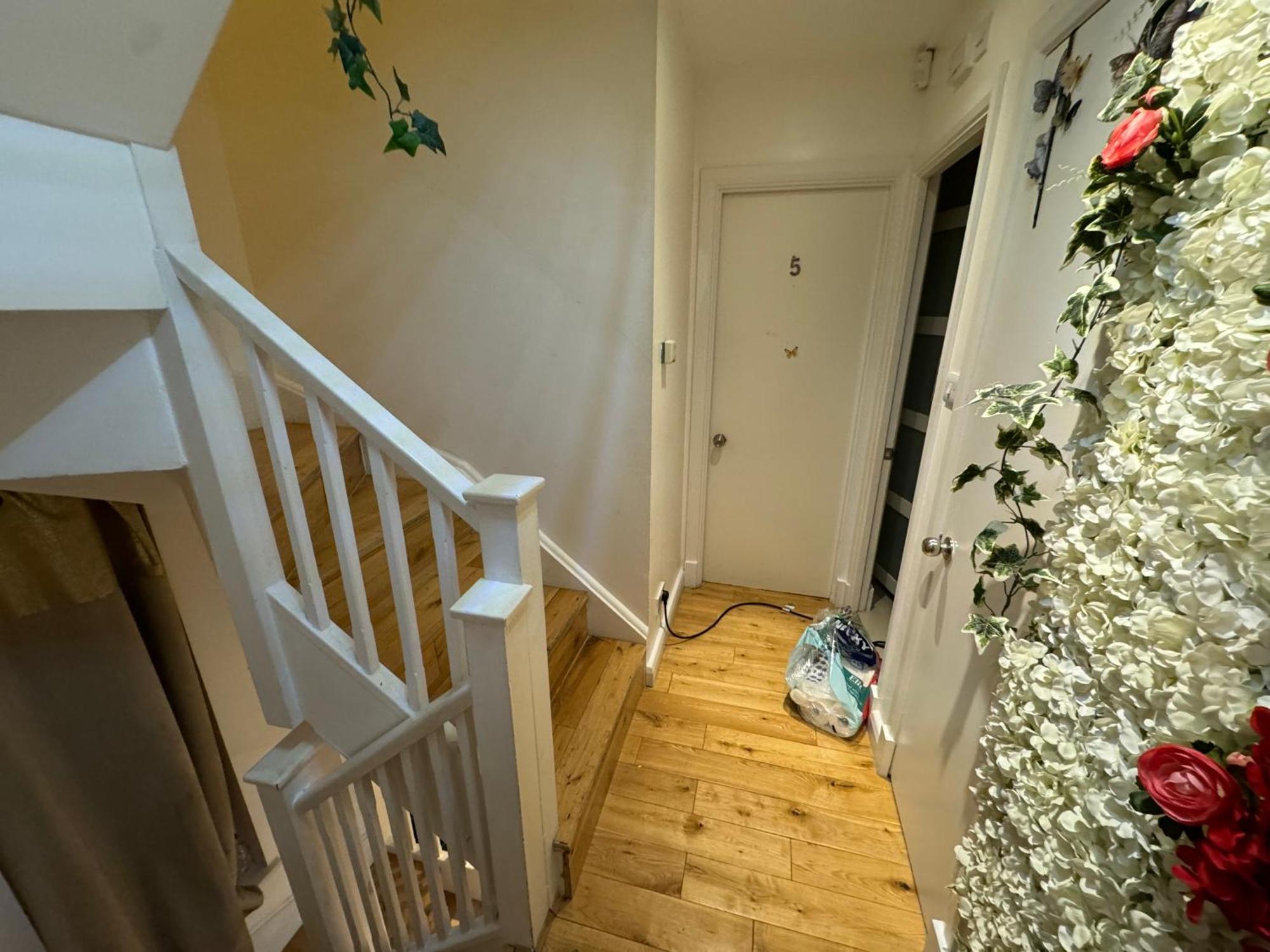 Cozy Rooms Near Central Лондон Екстериор снимка
