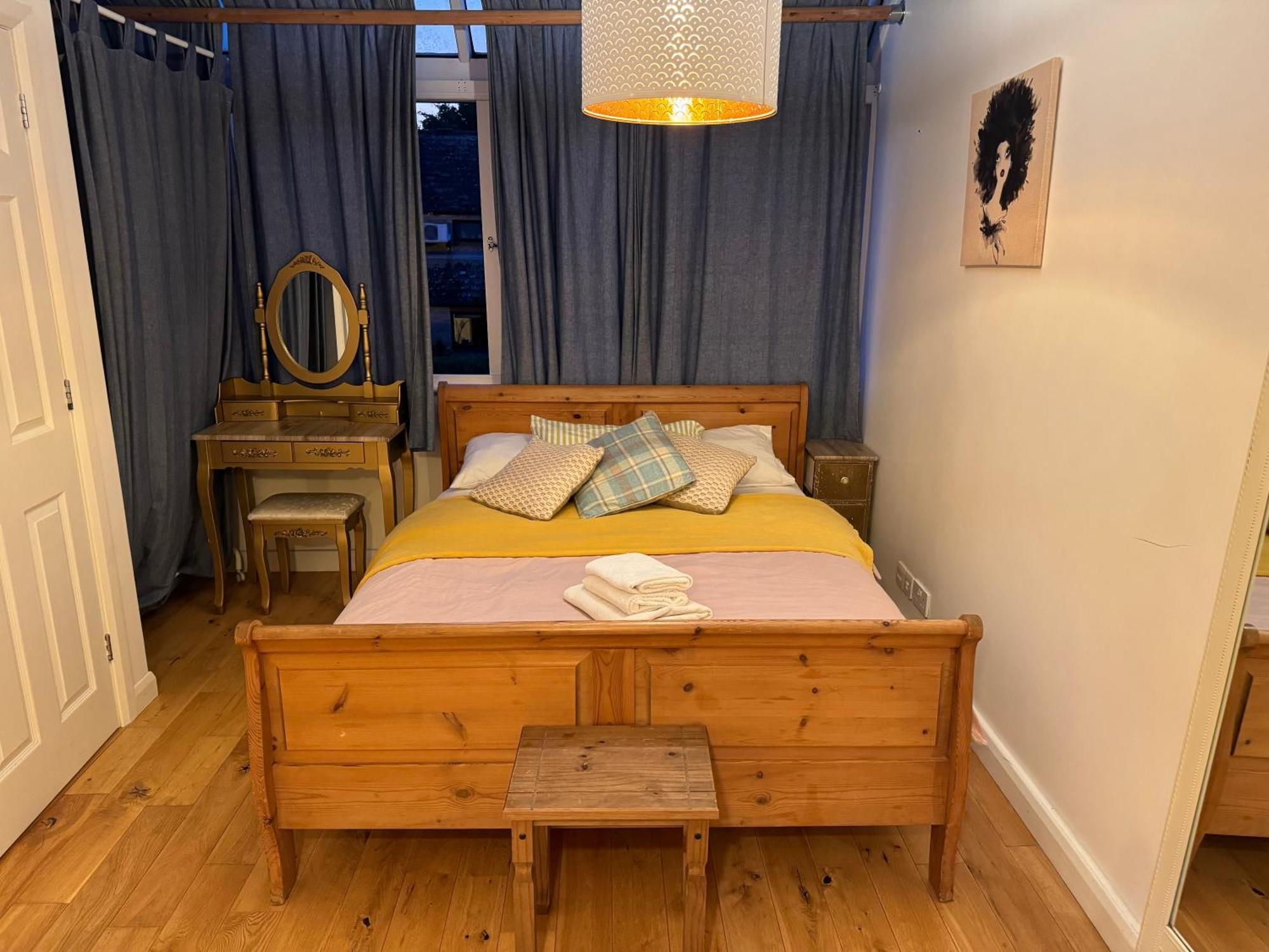 Cozy Rooms Near Central Лондон Екстериор снимка