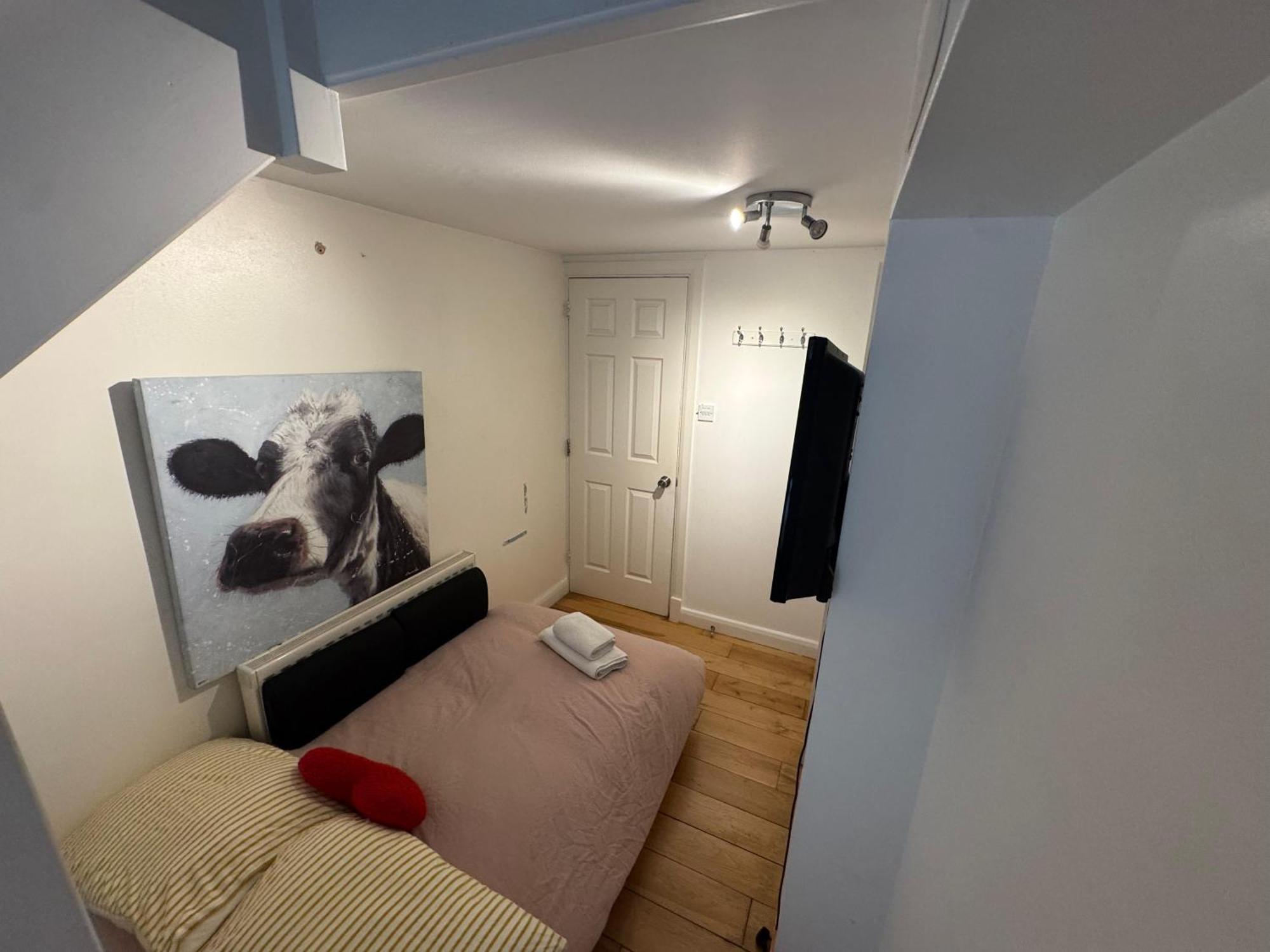 Cozy Rooms Near Central Лондон Екстериор снимка