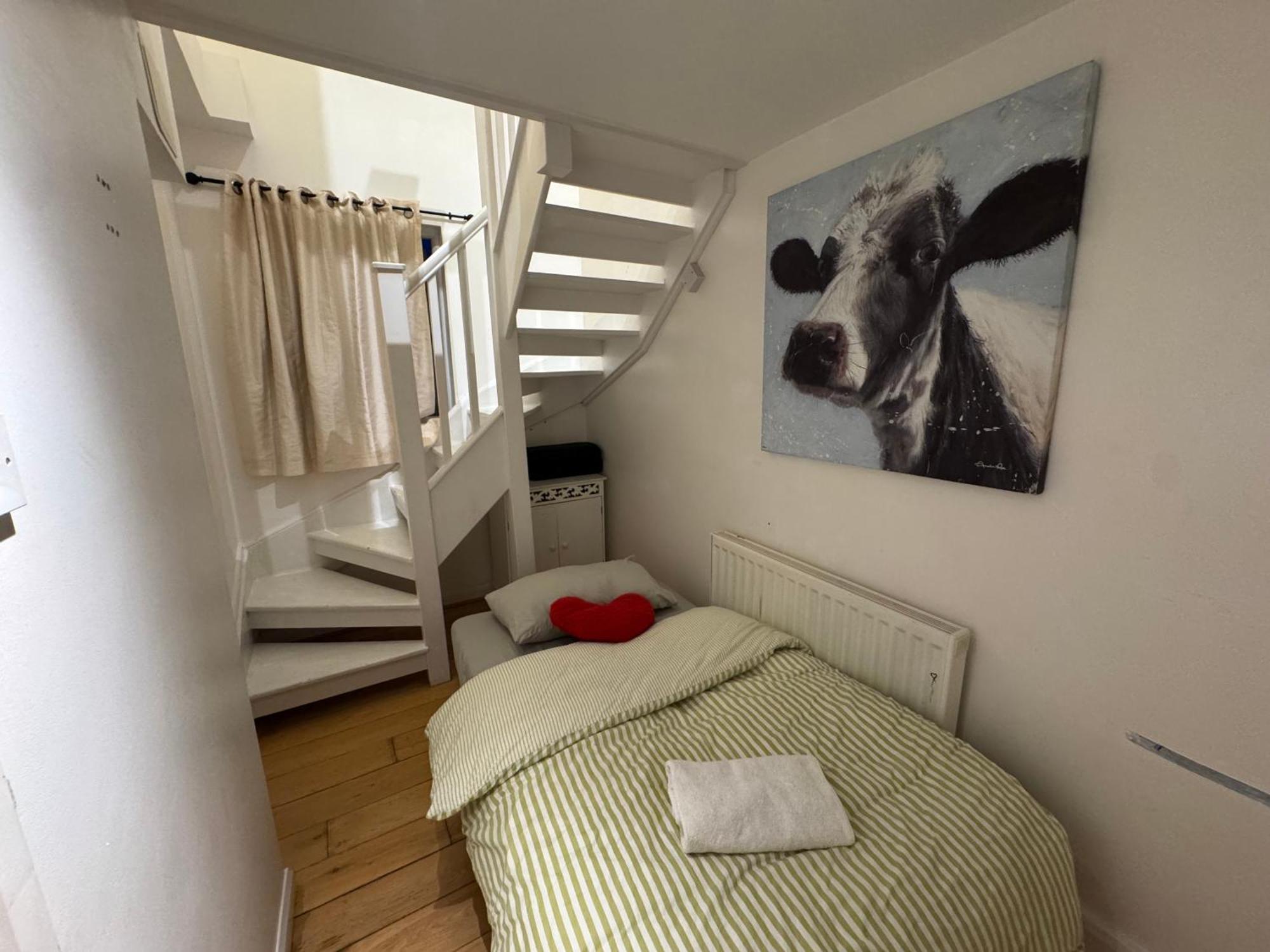 Cozy Rooms Near Central Лондон Екстериор снимка